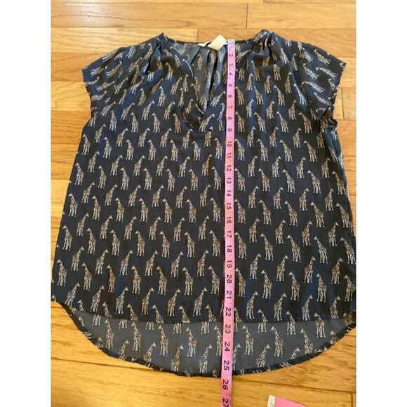 H&M women's sheer giraffe printed v-neck short sleeve loose blouse size 8 - Picture 5 of 8
